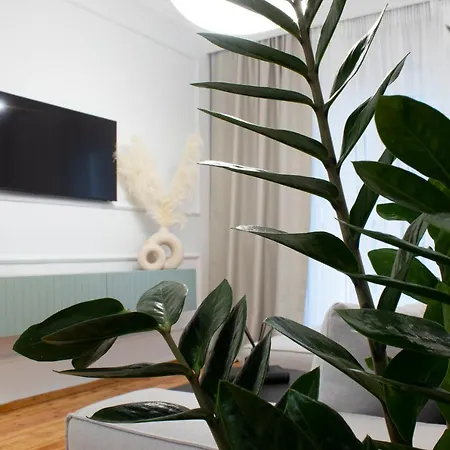 Stylish Modern Classic Salonicco